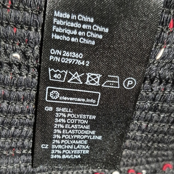 H&M Red and White Zigzag Women's Shorts - Picture 4 of 5